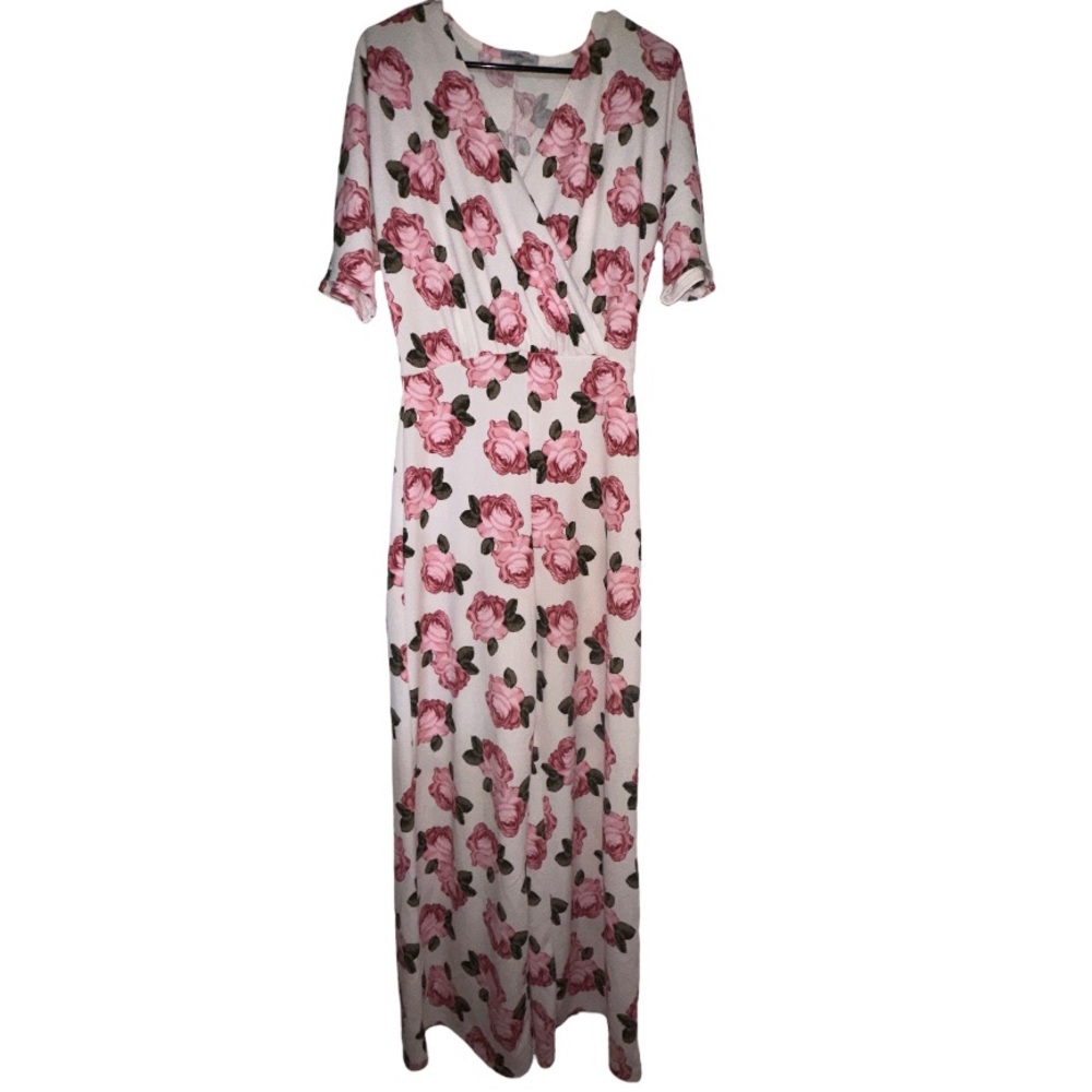 Charlotte Russe Roses V-Neck Wide Leg Jumpsuit Size S fits like a Large